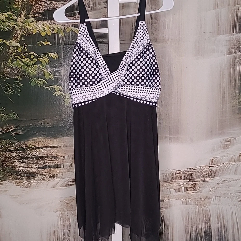 New! Womens Large slimming polka dot black white bathing suit swim tankini top